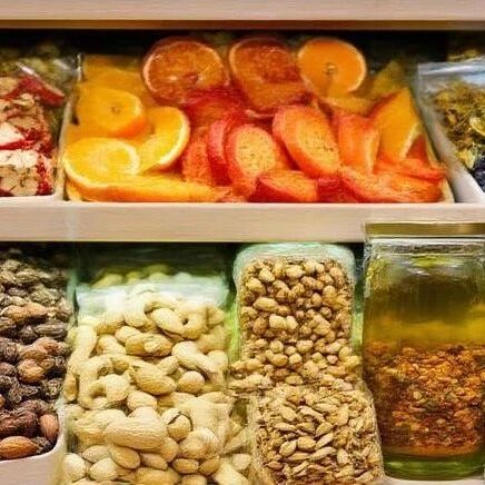 藥食同源零食化年增速30%，辦公室養(yǎng)生迎來枸杞軟糖、人參巧克力新時代